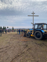 на территории гражданского кладбища возле мемориального комплекса «Скорбящая мать» в городе Рудне установили Поклонный Крест - фото - 4