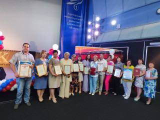 17 членов избирательных комиссий Руднянского района награждены за организацию и проведение выборов - фото - 3