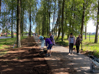 рудняне приняли участие в субботнике в городском парке - фото - 3