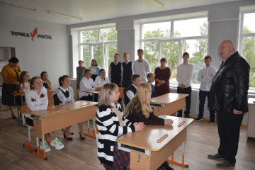 праздничные мероприятия, посвященные Дню знаний, состоялись в школах Руднянского района - фото - 32