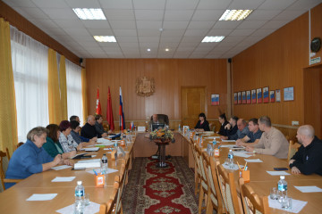 глава Руднянского муниципального округа встретился с подрядчиками по вопросам завершения строительства запланированных на 2025 год объектов - фото - 5