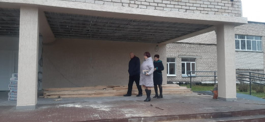 юрий Иванович Ивашкин проконтролировал выполнение ремонтных работ в Понизовской школе - фото - 5