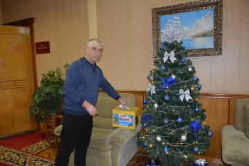 депутаты Руднянского окружного Совета депутатов продолжают участие в благотворительной акции "Елка желаний" - фото - 6