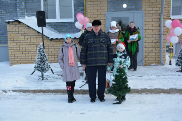 глава округа вручил руднянам свидетельства на получение квартир в построенном новом многоквартирном доме - фото - 25