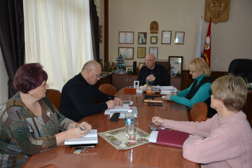 обсудили рабочие вопросы с заместителями и начальниками отделов - фото - 1