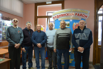 в администрации Руднянского округа продолжается вручение почетных медалей ликвидаторам аварии на Чернобыльской АЭС - фото - 11