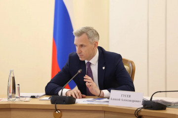 глава Руднянского муниципального округа Юрий Иванович Ивашкин принял участие в рабочем совещании с членами Правительства Смоленской области - фото - 2