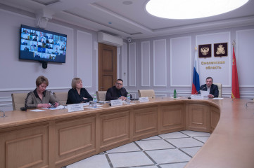 губернатор Алексей Владимирович Островский провел рабочее совещание с главами муниципальных образований - фото - 3