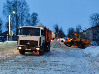 уборка дорог и тротуаров от снега продолжается - фото - 3