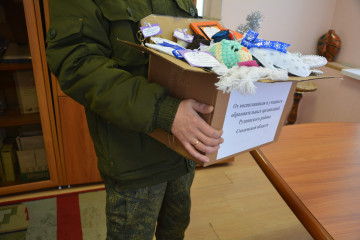 воспитанники и учащиеся образовательных организаций Руднянского района передали для участников специальной военной операции новогодние открытки с добрыми пожеланиями - фото - 2
